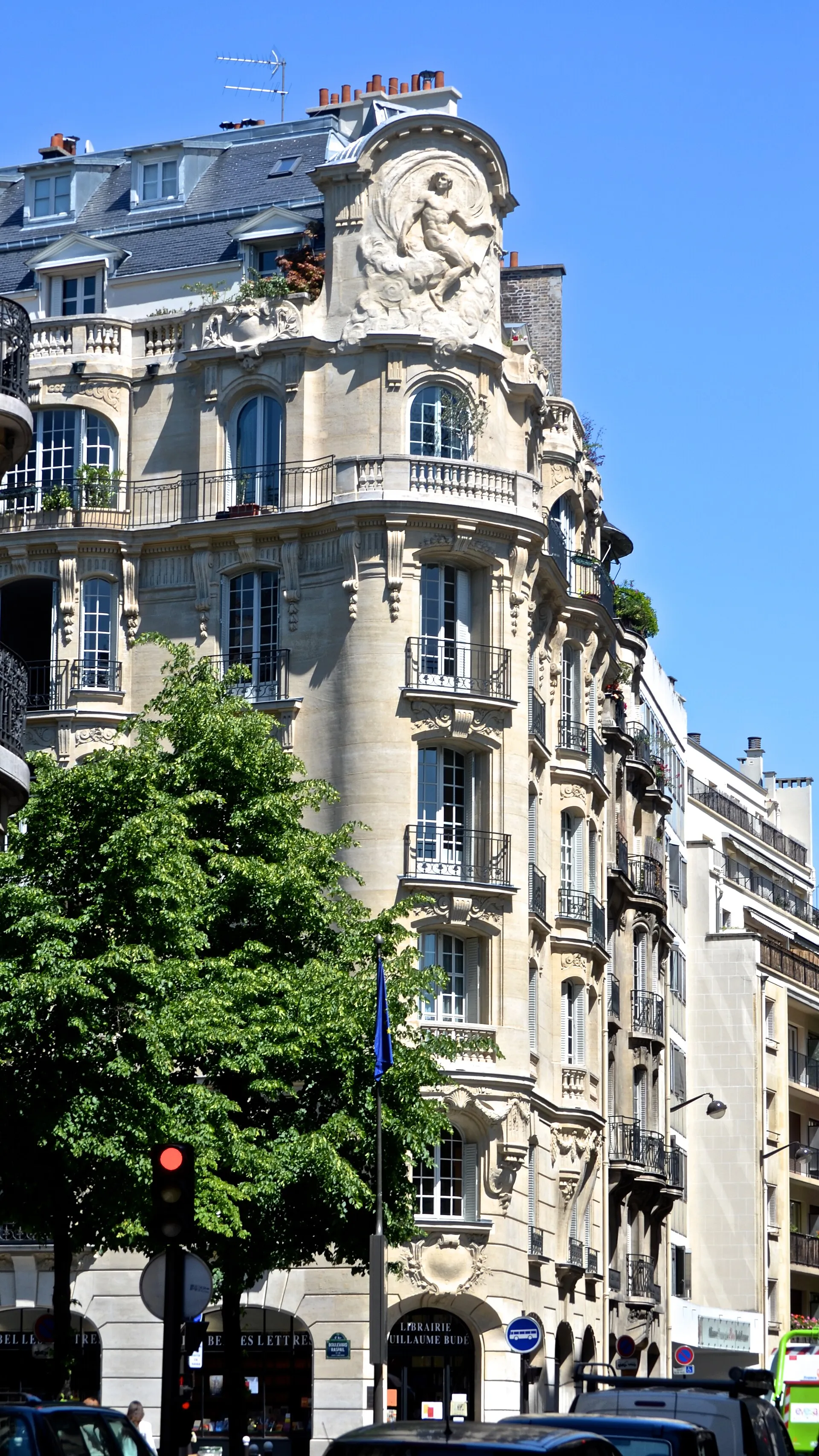 Immeuble d'habitation à Paris pour illustrer la sous-location d'un logement